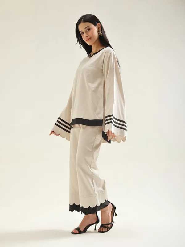 Ivory_Beige_Black_Contrast_Co_Ord_Set