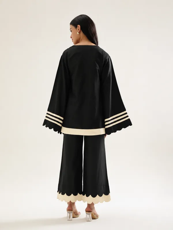 Black_Ivory_Beige_Contrast_Co_Ord_Set
