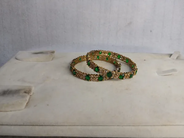 Royal_Oval_Emerald_Gold-Tone_Bangles
