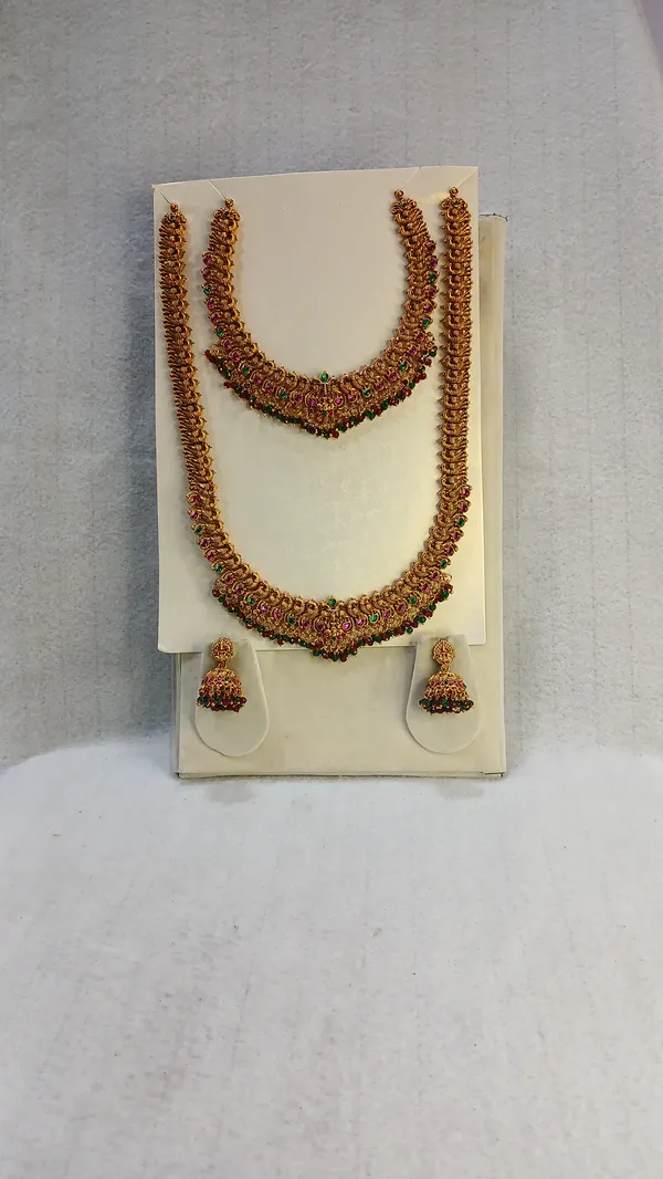 Grand_Temple_Jewellery_Bridal_Ensemble