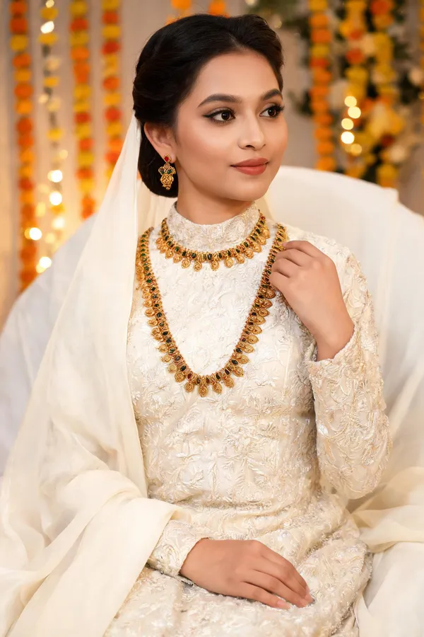 Classic_Temple_Coin_Motif_Bridal_Collection
