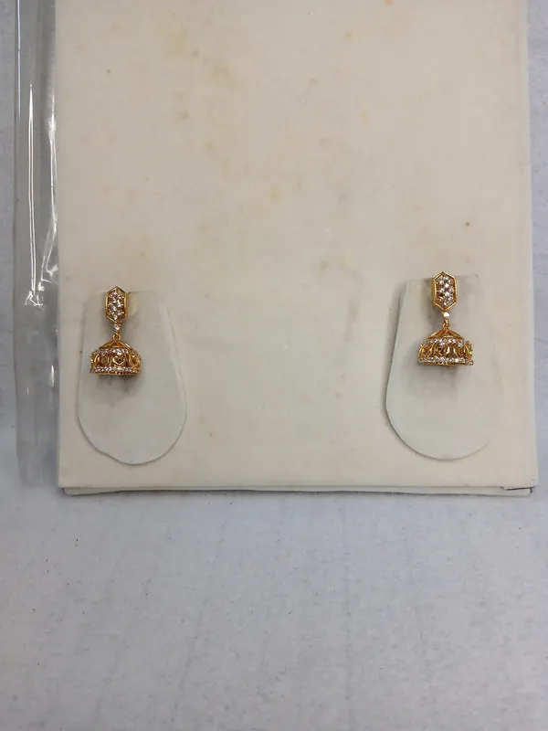 Traditional_Stone_&_Pearl_Cluster_Earrings