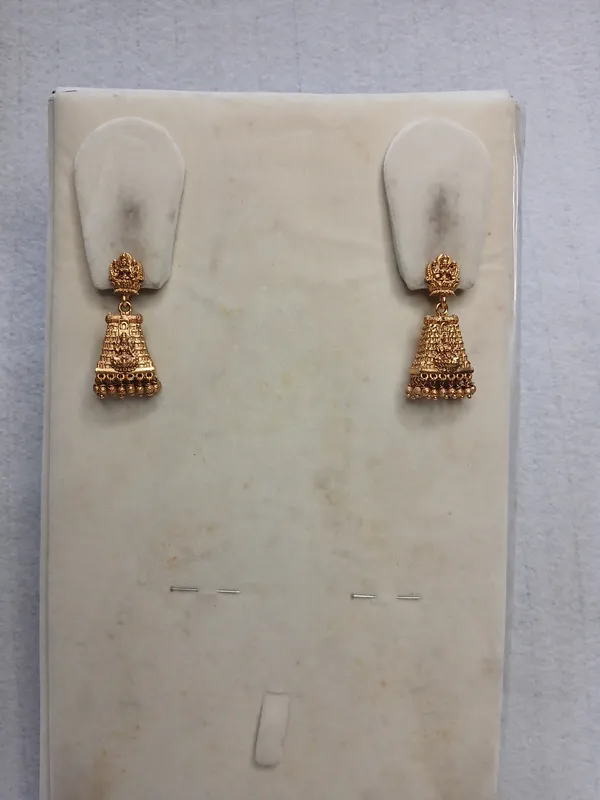 Traditional_Goddess_Lakshmi_Gopuram_Jhumkas