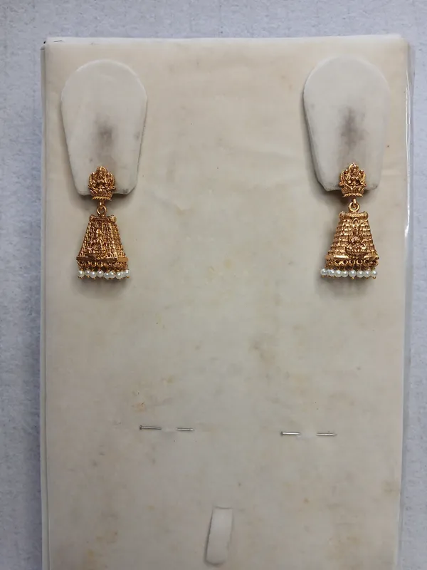 Traditional_Goddess_Lakshmi_Gopuram_Jhumkas