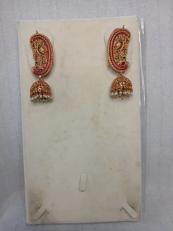 Heritage_Stone-Studded_Jhumka_Ear_Cuffs