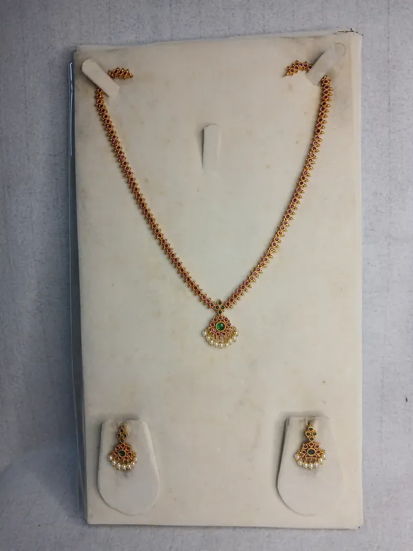 Classic_Ruby-Emerald_Bead_Chain_Set