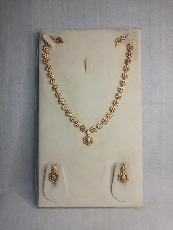 Aurelia_Star-Bloom_Gold_Choker_Set