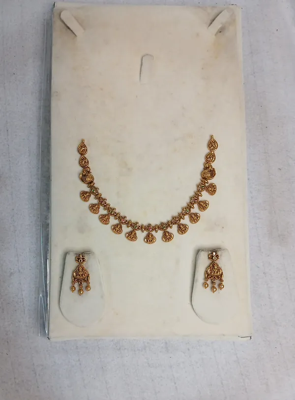 Divine_Lakshmi_Temple_Necklace_Set