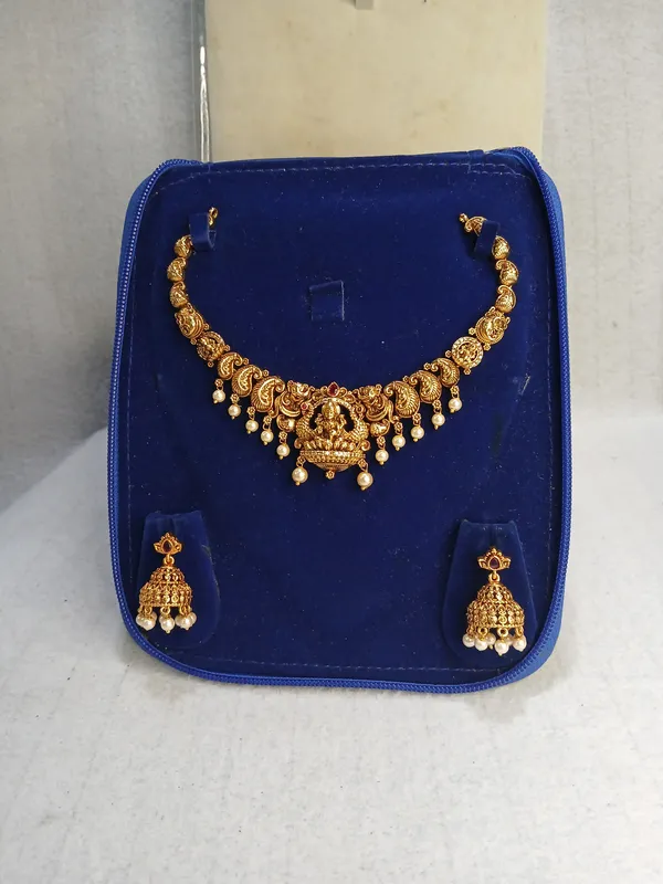 Royal_Traditional_Mango_&_Jhumka_Jewellery