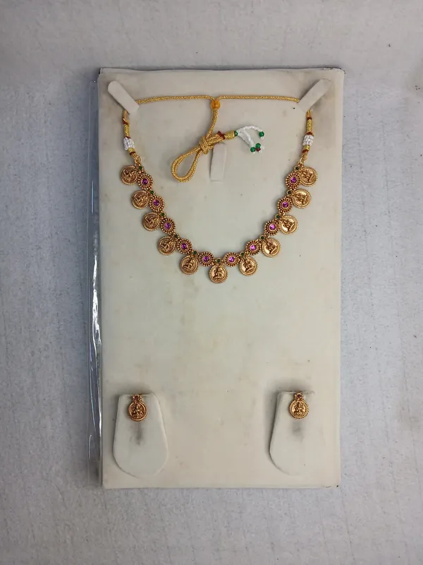 Divine_Traditional_Coin_Motif_Jewellery_Suite