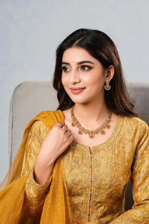 Classic_Multi-Stone_Floral_Gold_Jewellery_Set