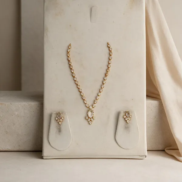 Classic_Crystal-Studded_Gold_Jewellery_Set