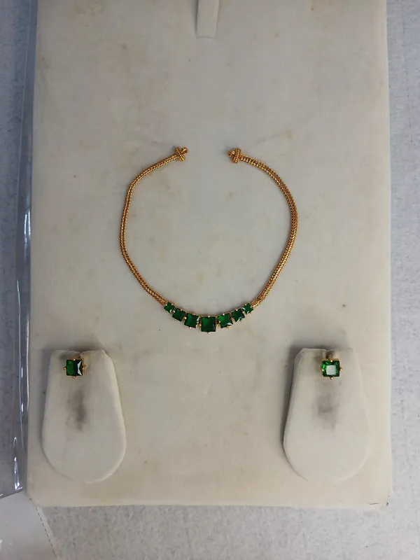 Minimalist_Gemstone_Chain_&_Stud_Duo