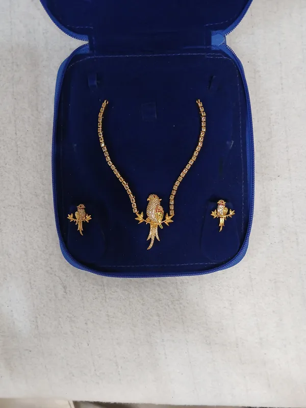 Whimsical_Bird_Cluster_Necklace_Set