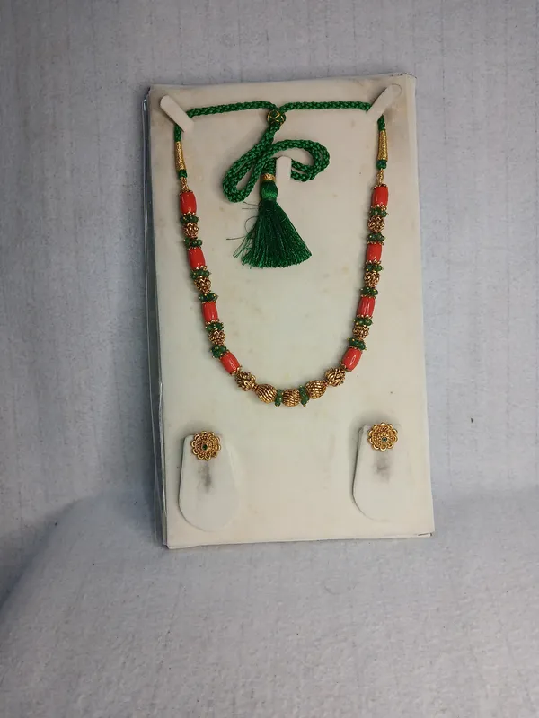 Coral_&_Emerald_Beaded_Floral_Necklace_Set