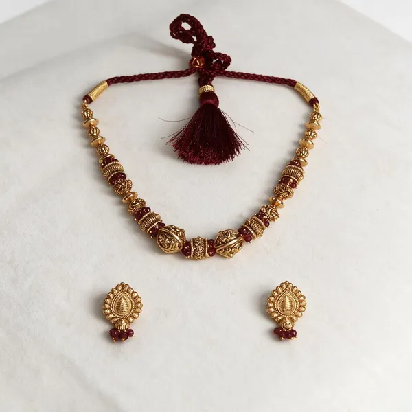 Vintage_Gold_&_Ruby_Beaded_Heritage_Set