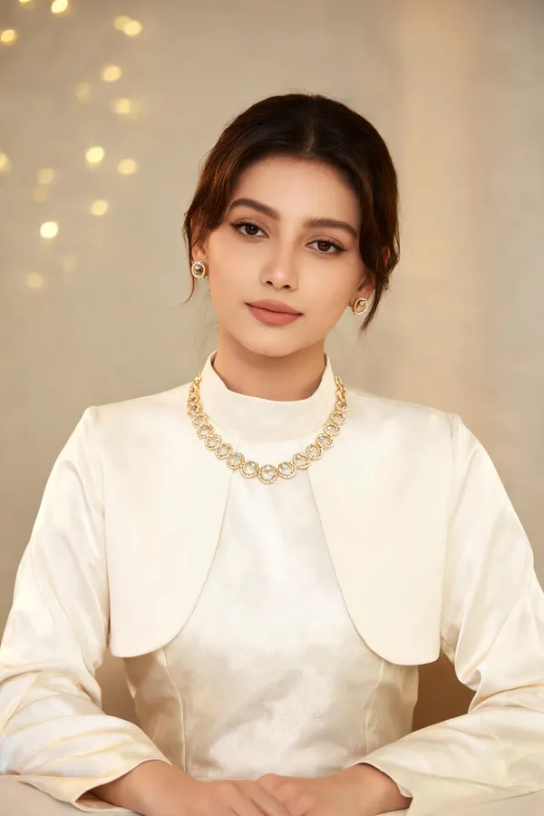 Radiant_Halo_Gold_&_Stone_Choker_Set