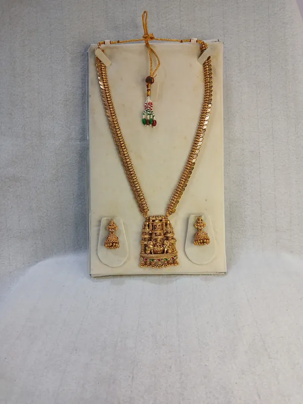 Lakshmi_Kasu_Mala_Long_Temple_Haram_Set