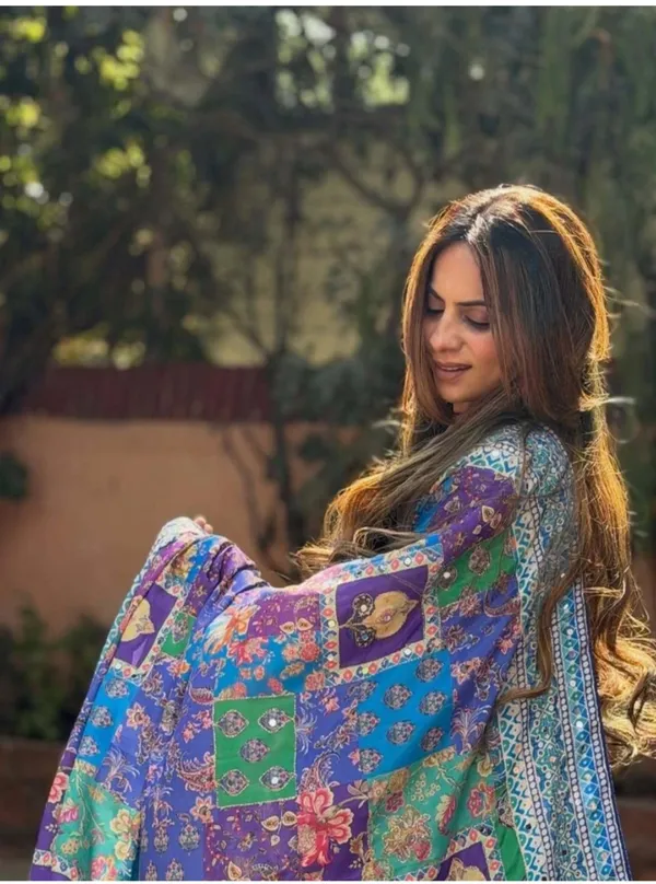 Multicolor_Blue_Silk_Printed_Saree_For_Women