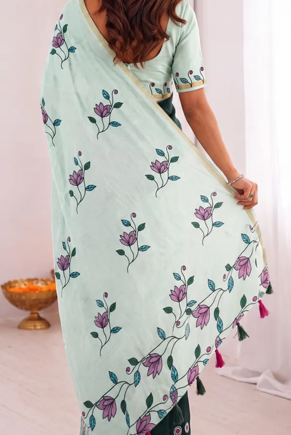 Green_Mul_Cotton_Silk_Floral_Print_Saree_For_Women