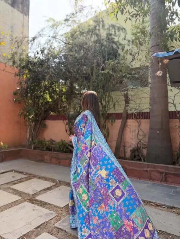 Multicolor_Blue_Silk_Printed_Saree_For_Women