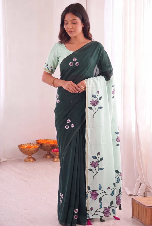 Green_Mul_Cotton_Silk_Floral_Print_Saree_For_Women