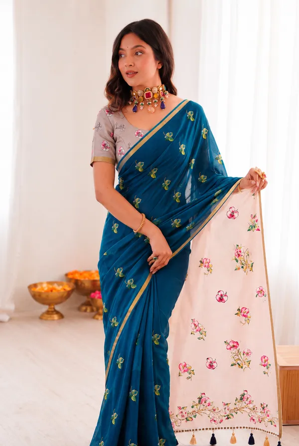 Peacock_Blue_Mul_Cotton_Silk_Floral_Print_Saree_For_Women