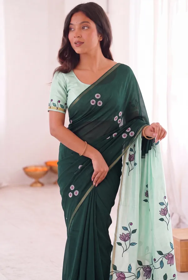 Green_Mul_Cotton_Silk_Floral_Print_Saree_For_Women