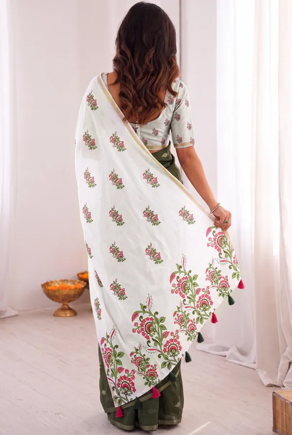 Olive_Green_Cotton_Silk_Floral_Print_Saree_For_Women