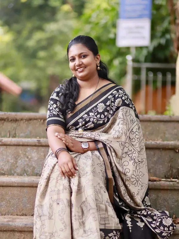 Beige_Georgette_Floral_Print_Saree_For_Women