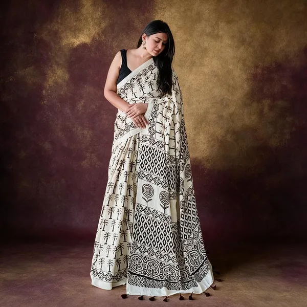 White_Muslin_Printed_Saree_For_Women