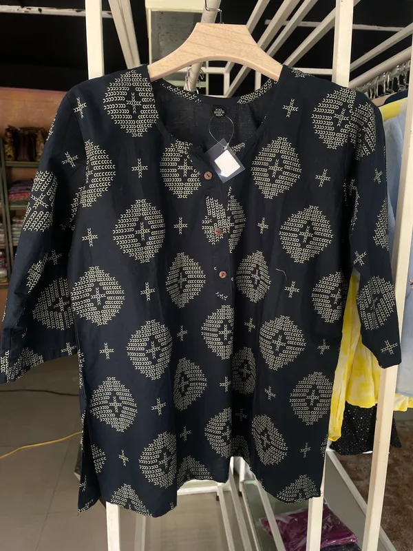 Black_Printed_Straight_Kurta_for_Women