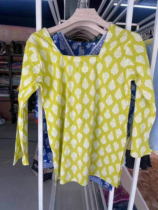Green_Printed_Straight_Kurti_For_Women