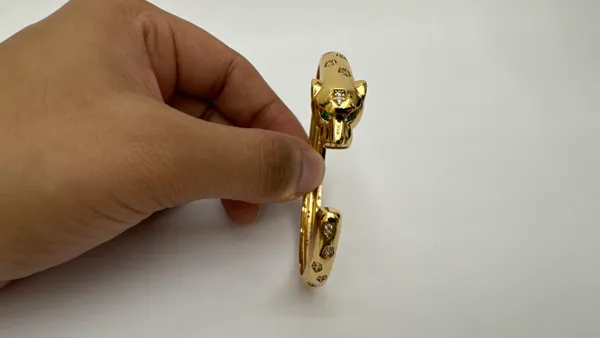 Gold_Metal_Animal_Motif_Open_Cuff_Bracelet_for_Women