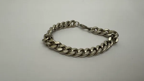 Silver_Tone_Curb_Chain_Bracelet