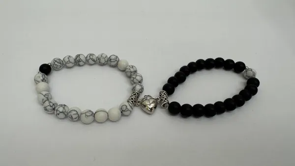 Black_And_White_Beaded_Bracelet_Set_for_Women
