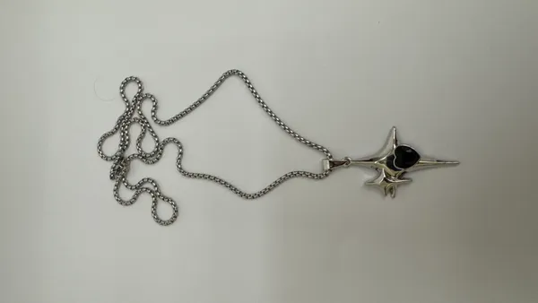 Silver_Tone_Black_Stone_Pendant_Necklace_for_Women