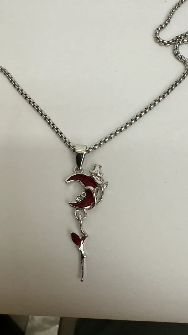 Silver_Tone_Crescent_Moon_Pendant_Necklace_for_Women