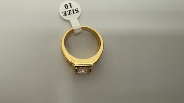 Gold_Tone_Crystal_Stone_Statement_Ring