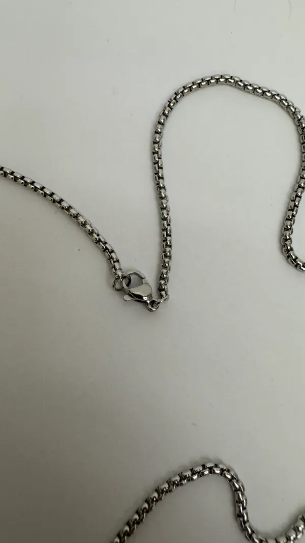 Silver-Tone_Metal_Pendant_Necklace_for_Men