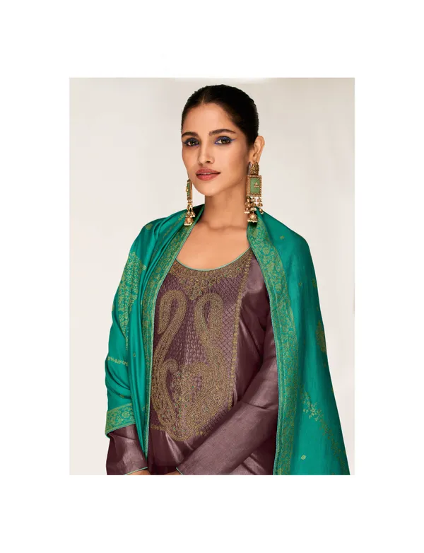 Festive_Gray_Georgette_Lehenga_Suit_With_Detailed_Embroidery_Default_Title