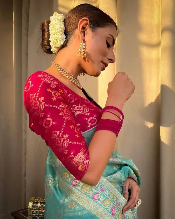 Firozi_Blue_Zari_Weaving_Banarasi_Silk_Saree_Default_Title