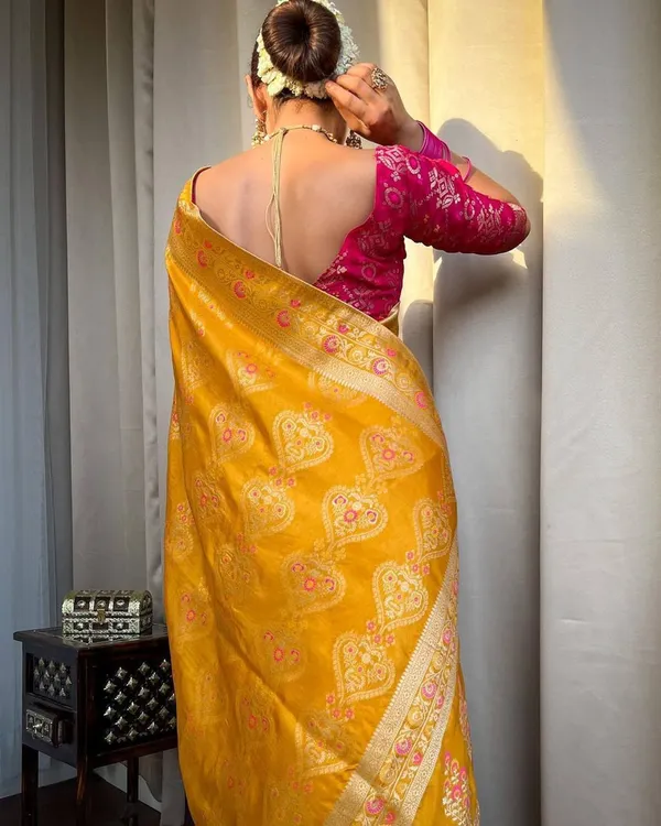 Mustard_Yellow_Traditional_Zari_Pink_Banarasi_Silk_Saree_Default_Title