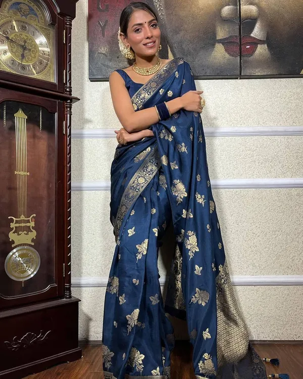 Navy_Blue_Rich_Zari_Floral_Weaving_Banarasi_Silk_Saree_Default_Title