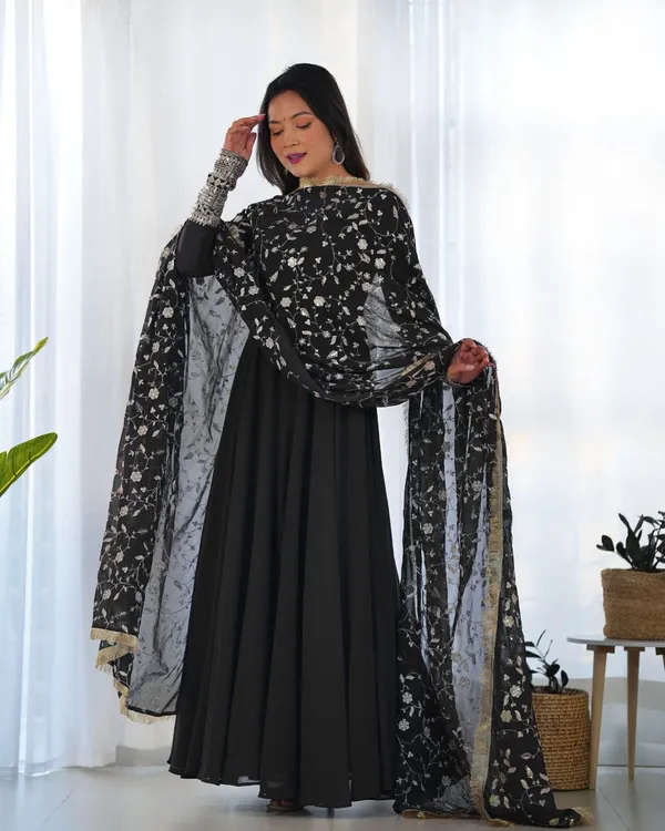 Ethnivo_Black_Traditional_Wear_Readymade_Suit