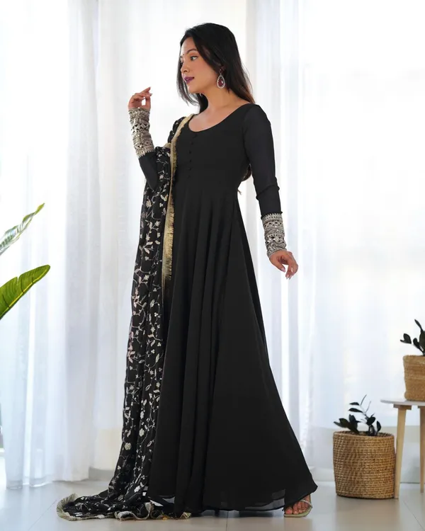 Ethnivo_Black_Traditional_Wear_Readymade_Suit