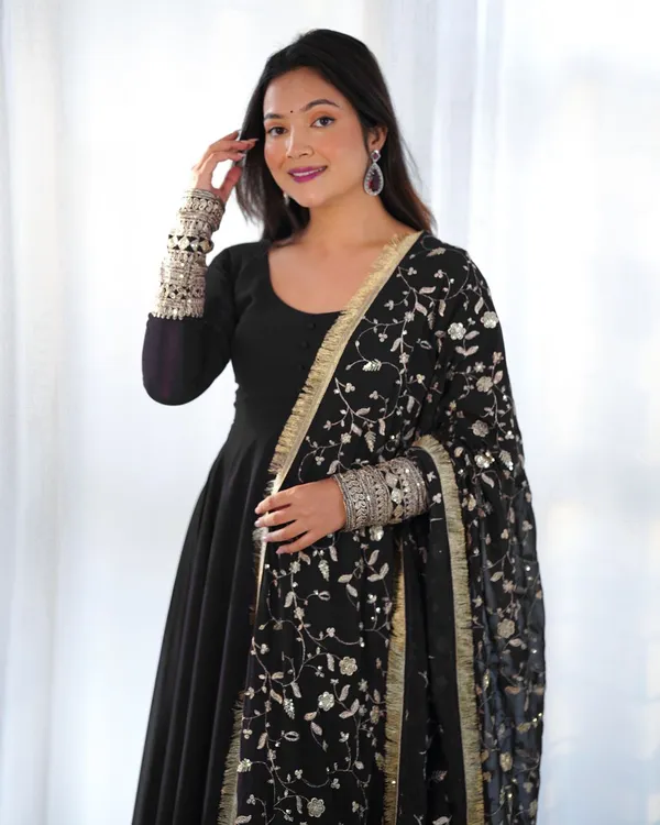 Ethnivo_Black_Traditional_Wear_Readymade_Suit