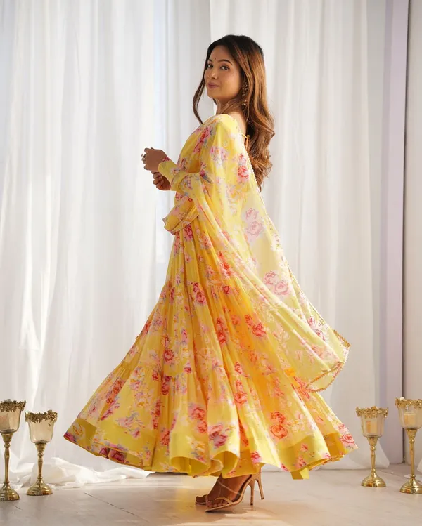 Yellow_Party_Wear_Designer_Heavy_Fox_Georgette_Readymade_Suit