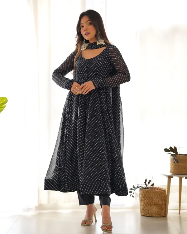 Black_Royal_Party_Wear_Kurti_Set