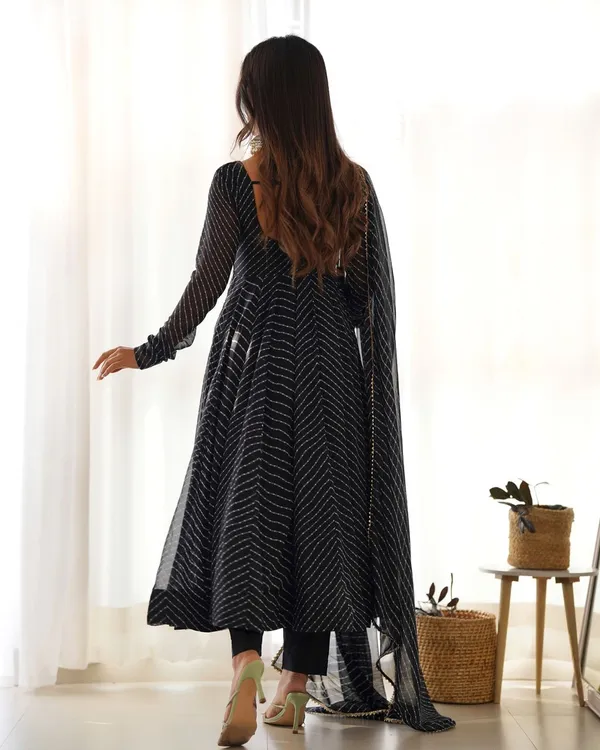 Black_Royal_Party_Wear_Kurti_Set